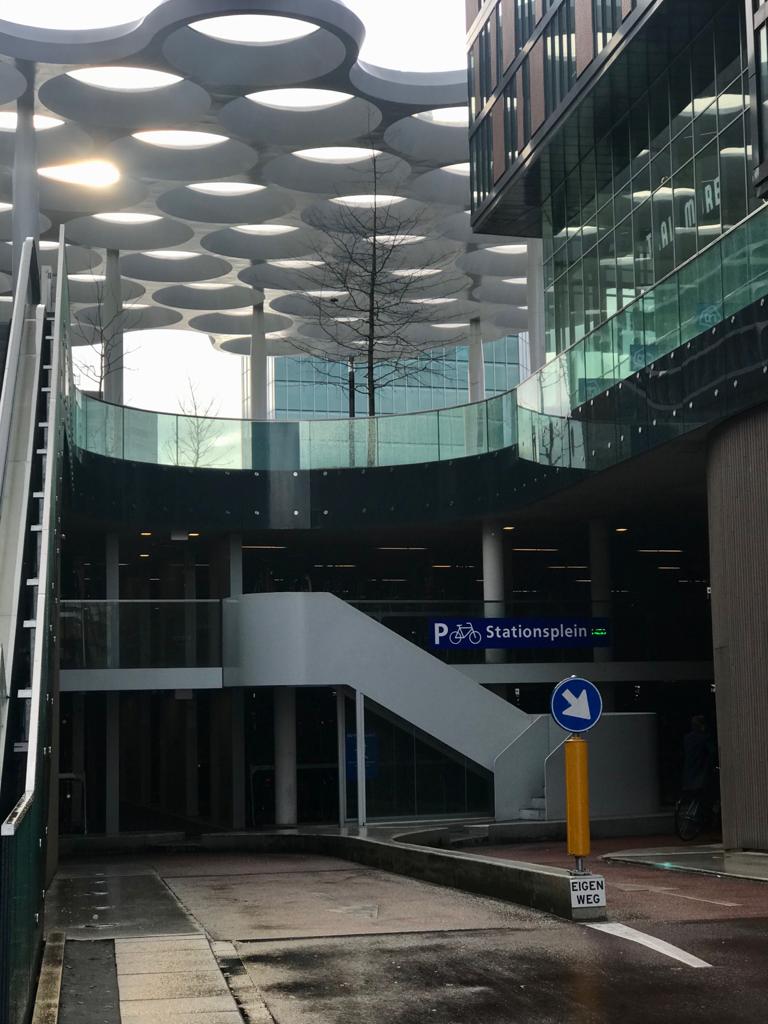 Acceso a la entrada principal de la estación de Utrecht